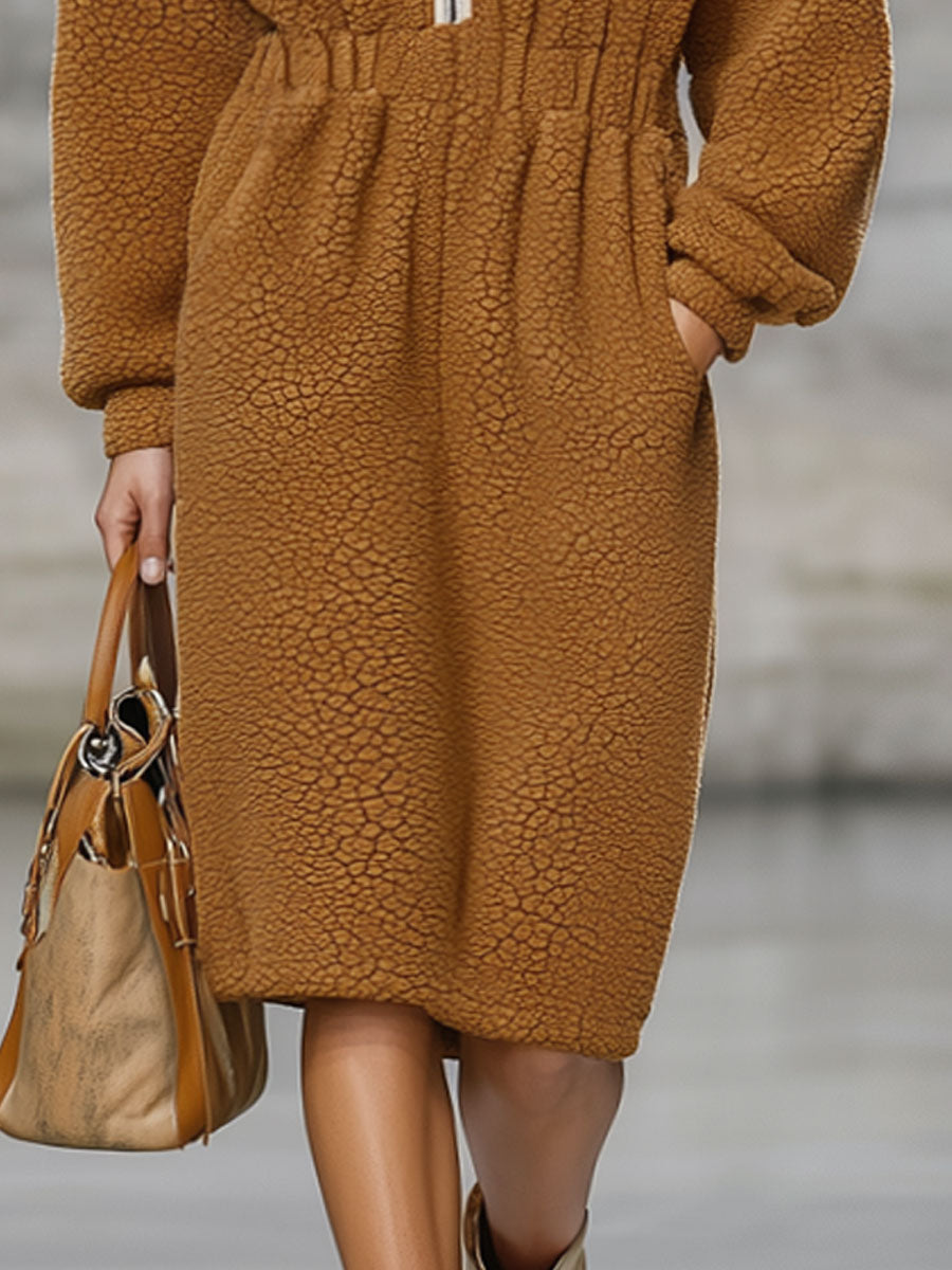 Robe Midi Décontractée en Polaire Camel Vintage avec Capuche et Taille Élastique