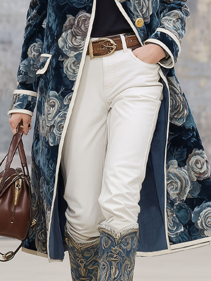 Veste en velours rose à motifs floraux avec col rétro et finitions contrastantes