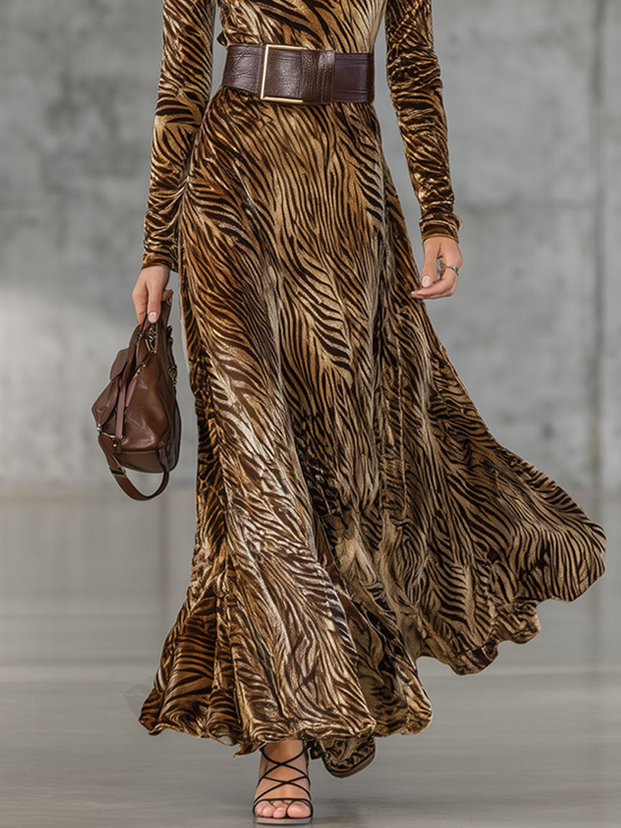Robe Maxi en Velours Doré à Imprimé Zèbre avec Détails à Lacets - Style Vintage