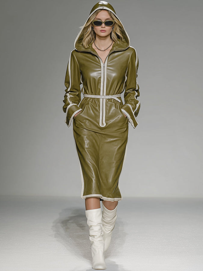 Robe Midi Rétro en Simili Cuir Vert Olive avec Capuche et Détails Blancs