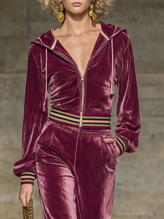 Ensemble Sportif Vintage en Velours Rouge Bourgogne : Haut et Pantalon à Capuche avec Fermeture Éclair