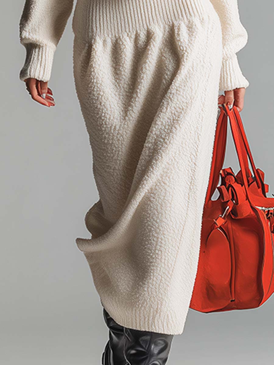 Robe Maxi en Polaire Écrue avec Accents en Cuir et Fermeture Éclair Demi-Zippée