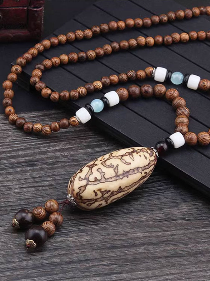 Collier Ethnique en Bois au Style Rétro Épuré