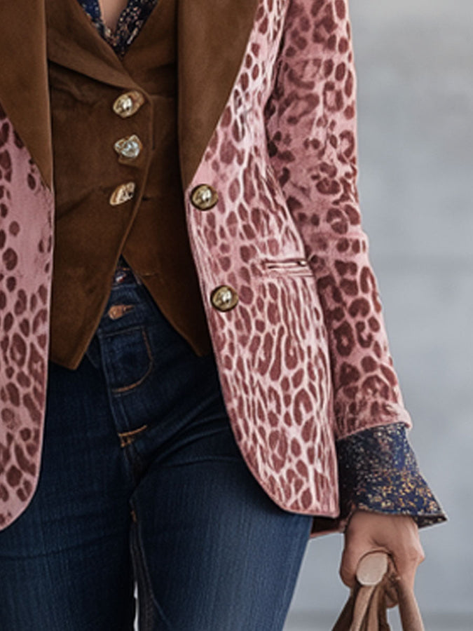 Veste en Velours Rose à Imprimé Léopard : Élégance Urbaine Rétro avec Détails Marron