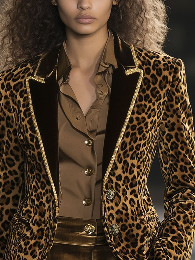Veste Blazer en Velours Léopard : Élégance Instantanée avec Col Contrasté et Finitions Dorées - Expédition en 24h !