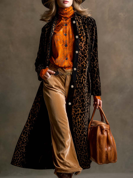 Veste en Velours Noir à Motif Léopard : Élégance Rétro avec Col Montant