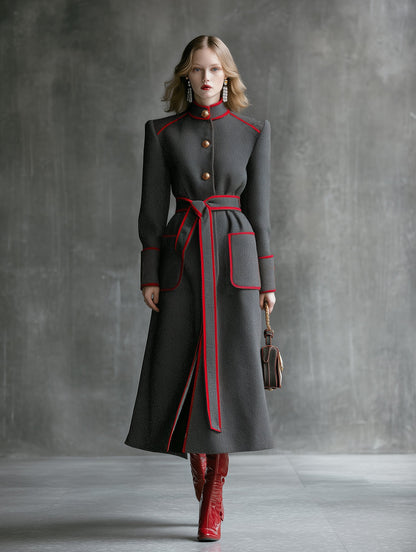 Veste en Laine Grise Sergé avec Col Montant et Détails Rouges - Élégance Haute Couture