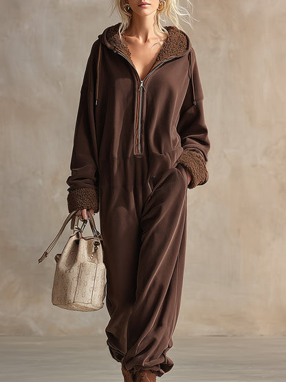 Combinaison en polaire brune à capuche : confort décontracté et chaleur douillette