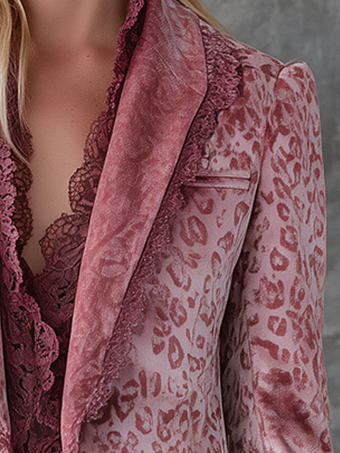 Veste Élégante en Velours Rose à Imprimé Léopard avec Détails en Dentelle