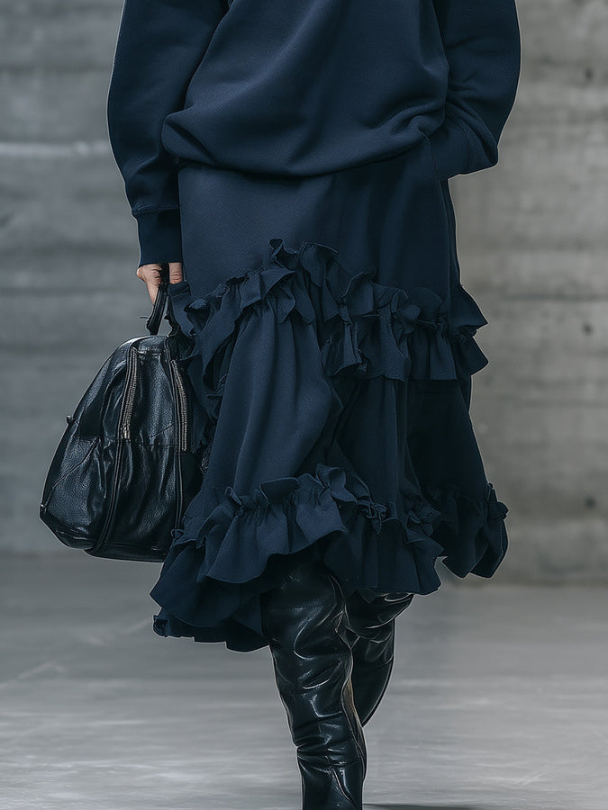 Ensemble Chic Sportif : Sweatshirt Bleu Foncé à Revers et Jupe Volante Élégante