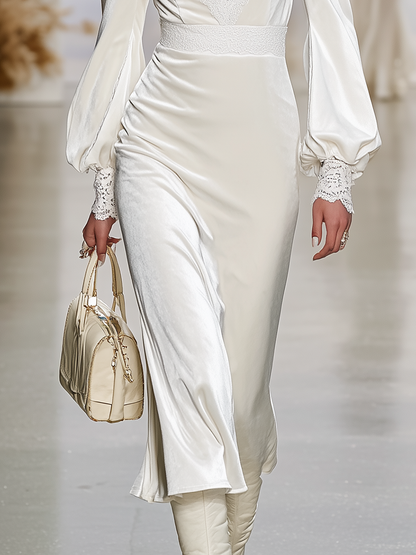 Robe Maxi Velours Élégante avec Détails en Dentelle, Manches Lanternes et Décolleté en V - Style Rétro Chic