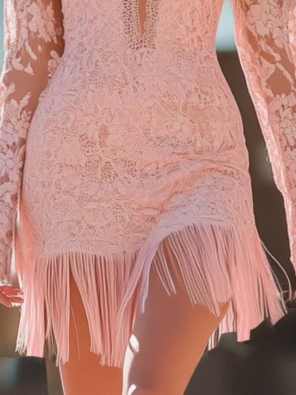 Robe Mini en Dentelle Rose à Bretelles Spaghetti avec Ourlet Frangé - Expédition Rapide en 24 Heures