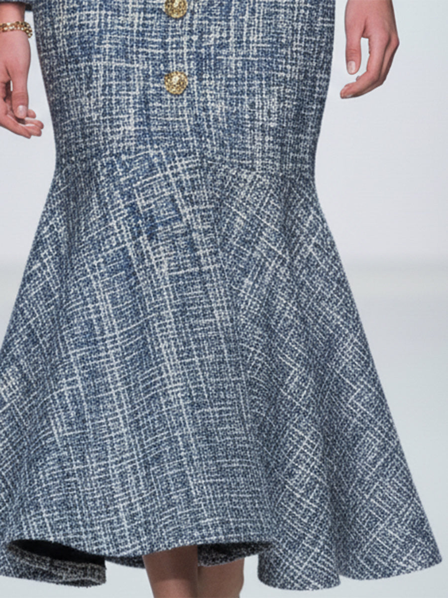 Robe Maxi Fishtail en Tweed Bleu à Boutons Élégants