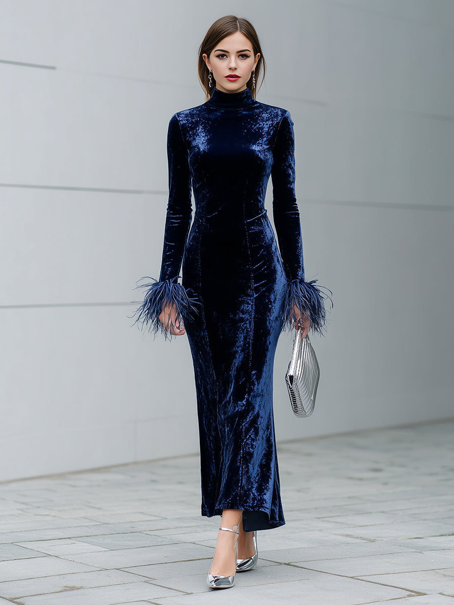 Robe Maxi en Velours Bleu avec Encolure Ronde et Détails en Plumes d'Autruche Synthétiques