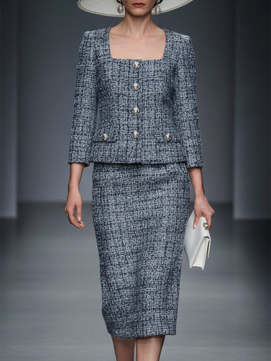 Ensemble Élégant en Tweed Bleu : Veste à Col Carré et Jupe Boutonnée