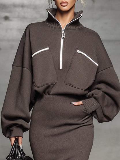 Ensemble Sportif Rétro : Sweatshirt Brun avec Jupe à Fermeture Éclair Blanche