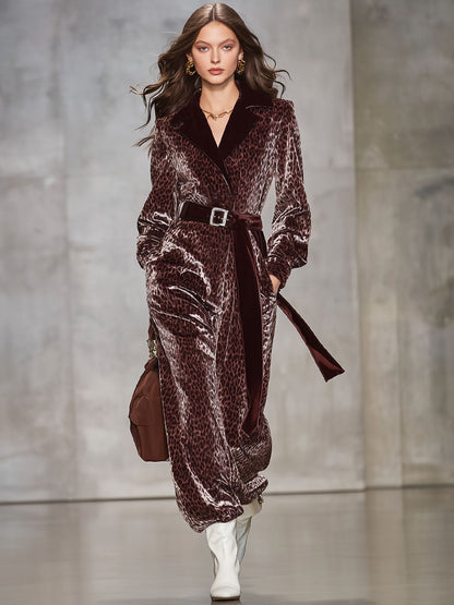 Combinaison en velours à motif léopard avec col cravate et silhouette décontractée