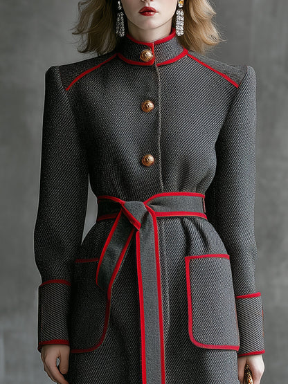 Veste en Laine Twill Gris Élégante avec Col Montant et Détails Rouges