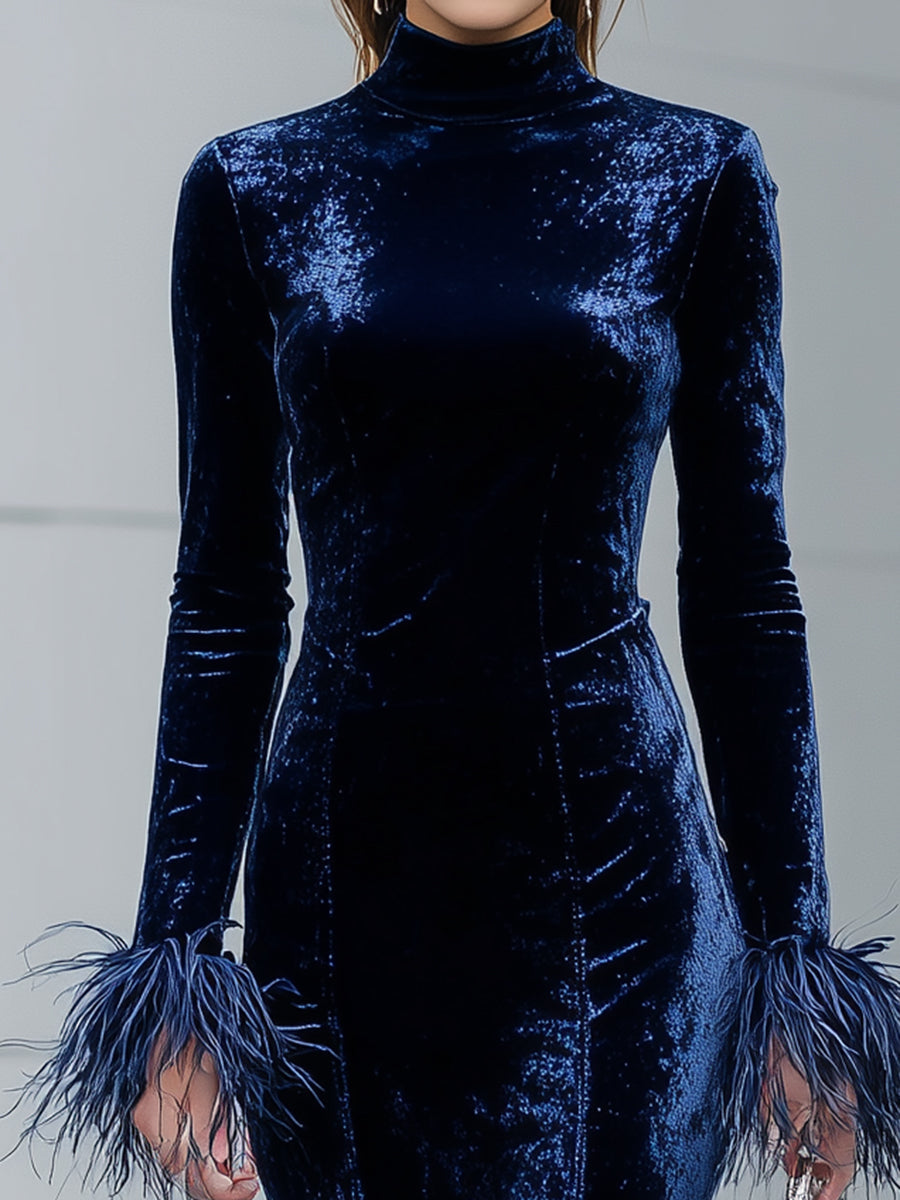 Robe Maxi en Velours Bleu avec Encolure Ronde et Détails en Plumes d'Autruche Synthétiques