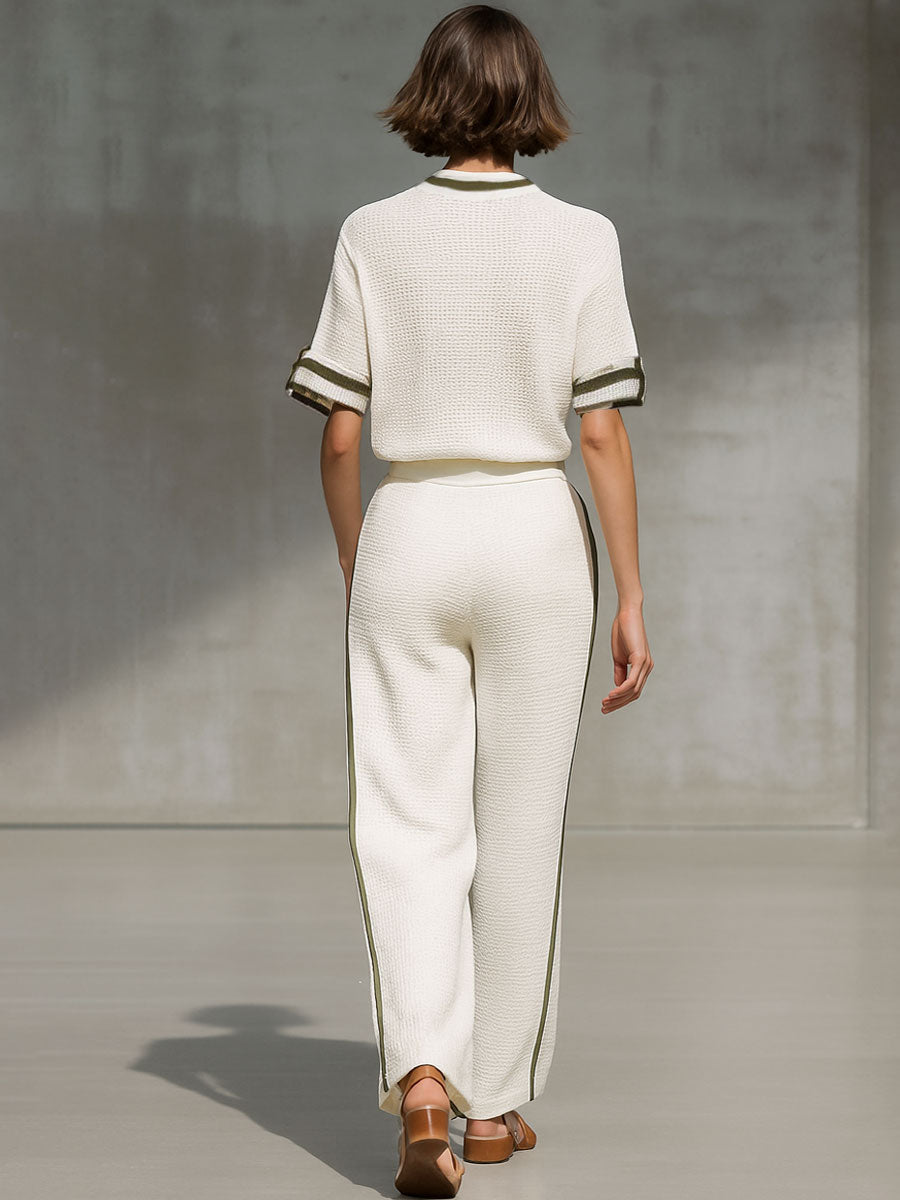 Ensemble Chic : Chemise Tricotée Blanche à Manches Courtes et Pantalon Évasé au Style Vintage