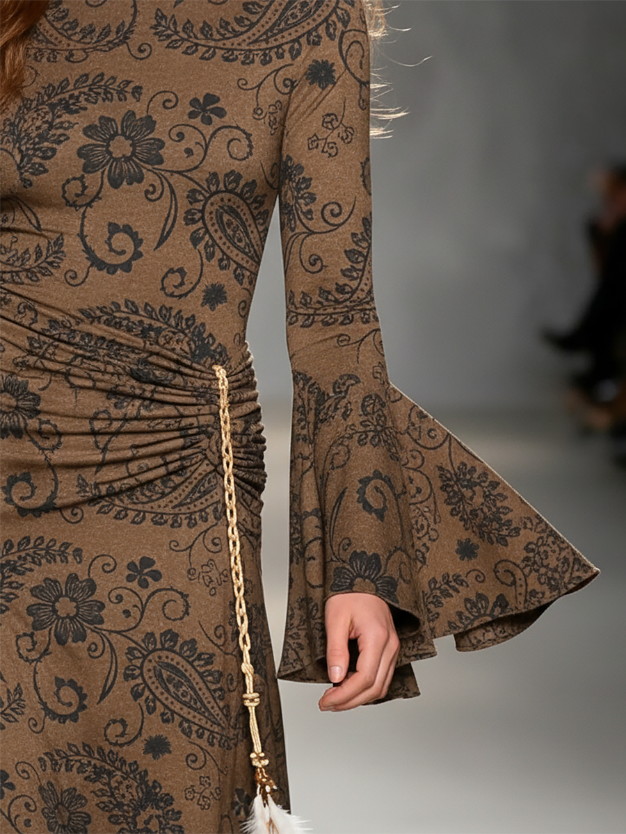 Robe Maxi en Suédine Imprimée Paisley : Un Éclat Vintage Western