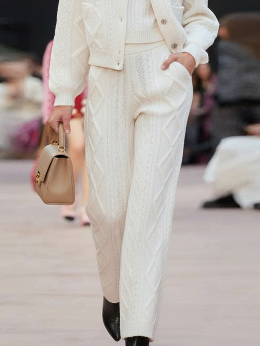 Ensemble Chic en Blanc Texturé : Veste et Pantalon Élégants