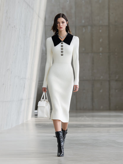 Robe Midi Tricotée en Patchwork Blanc avec Détails Noirs et Argentés