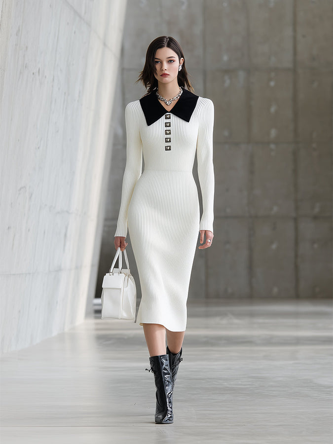 Robe Midi Tricotée en Patchwork Blanc avec Détails Noirs et Argentés