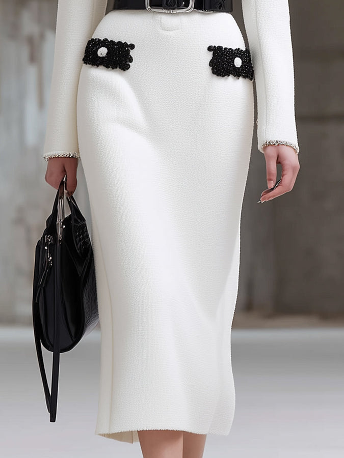 Robe Midi Chic en Tweed Blanc avec Finitions en Ruban Noir au Col Rond