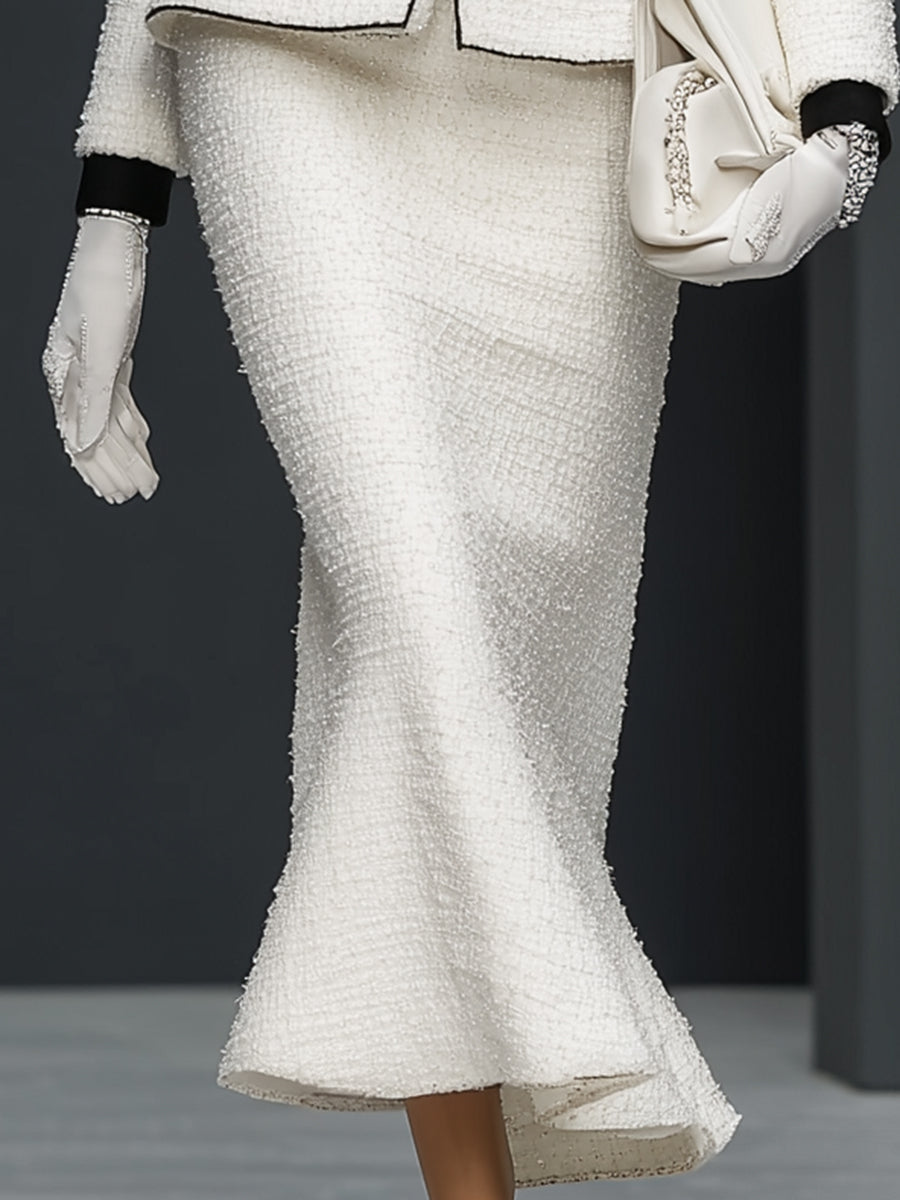 Veste en Tweed Blanc Patchwork avec Détails en Ruban Noir et Jupe Évasée