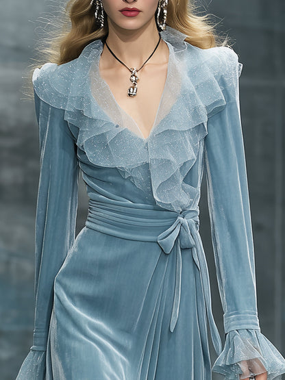Maxi Robe en Velours Bleu Clair avec Col Rétro en Gaze - Élégance et Style
