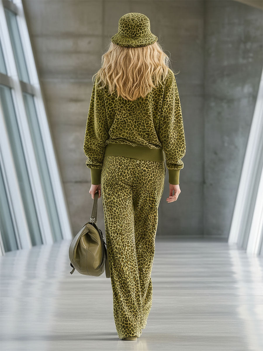 Ensemble Luxe : Sweat à Col en Fausse Fourrure et Pantalon Large Imprimé Léopard