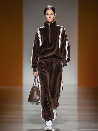 Ensemble Sportif Rétro : Sweat à Col Montant Zippé et Pantalon avec Rayures Contrastées