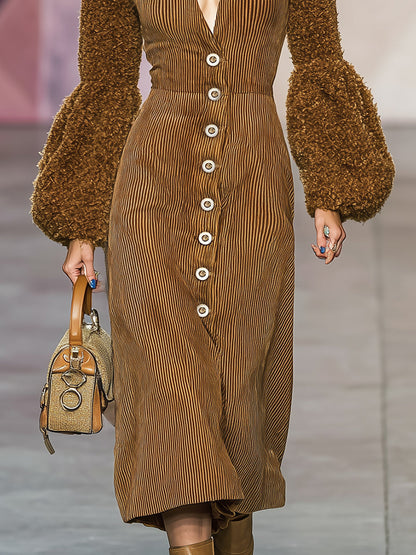 Robe Midi en Velours Côtelé Marron avec Manches en Peluche et Col V Style Western Vintage