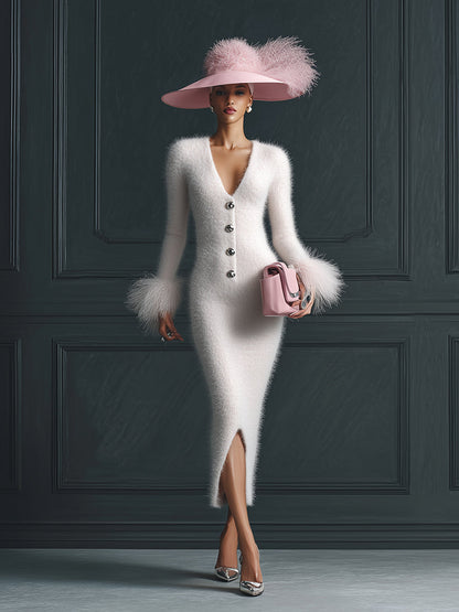 Robe Midi en Mohair Blanc avec Col en V et Détails en Plumes d'Autruche