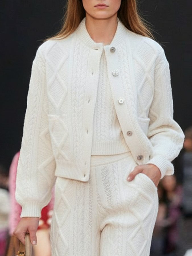 Ensemble Chic en Blanc Texturé : Veste et Pantalon Élégants