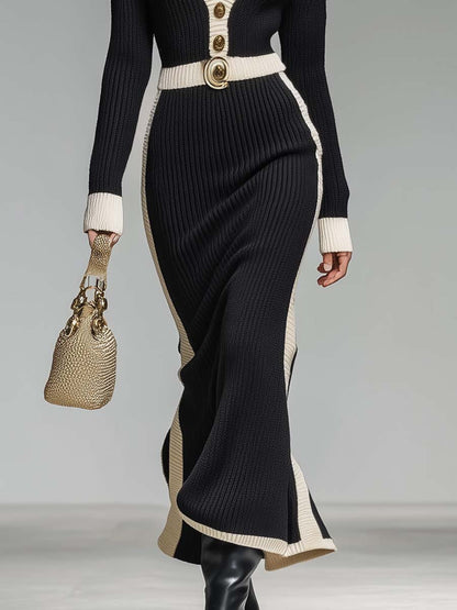 Robe Maxi Tricotée Noire Élégante au Style Rétro avec Détails Blancs, Col en V et Boutons Frontaux