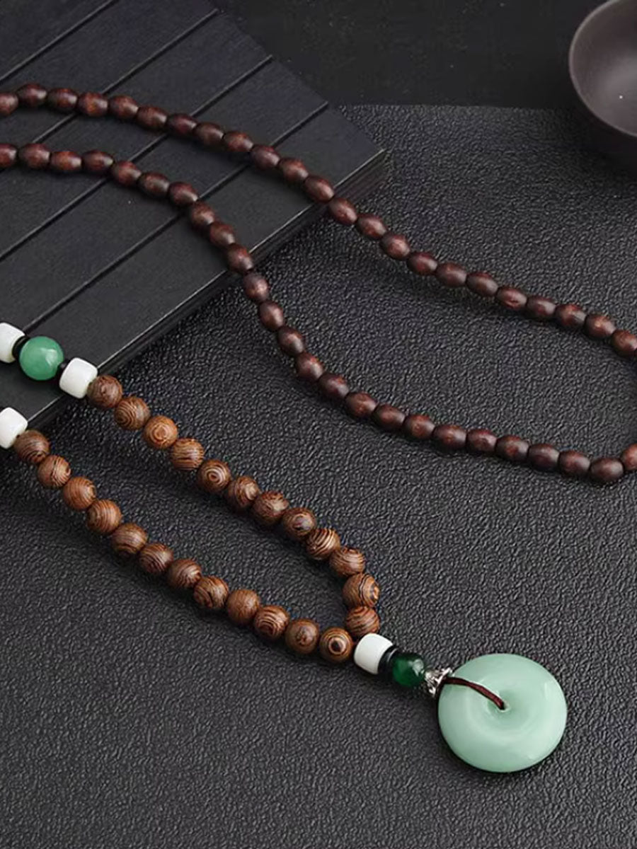Collier Ethnique en Bois au Style Rétro Épuré