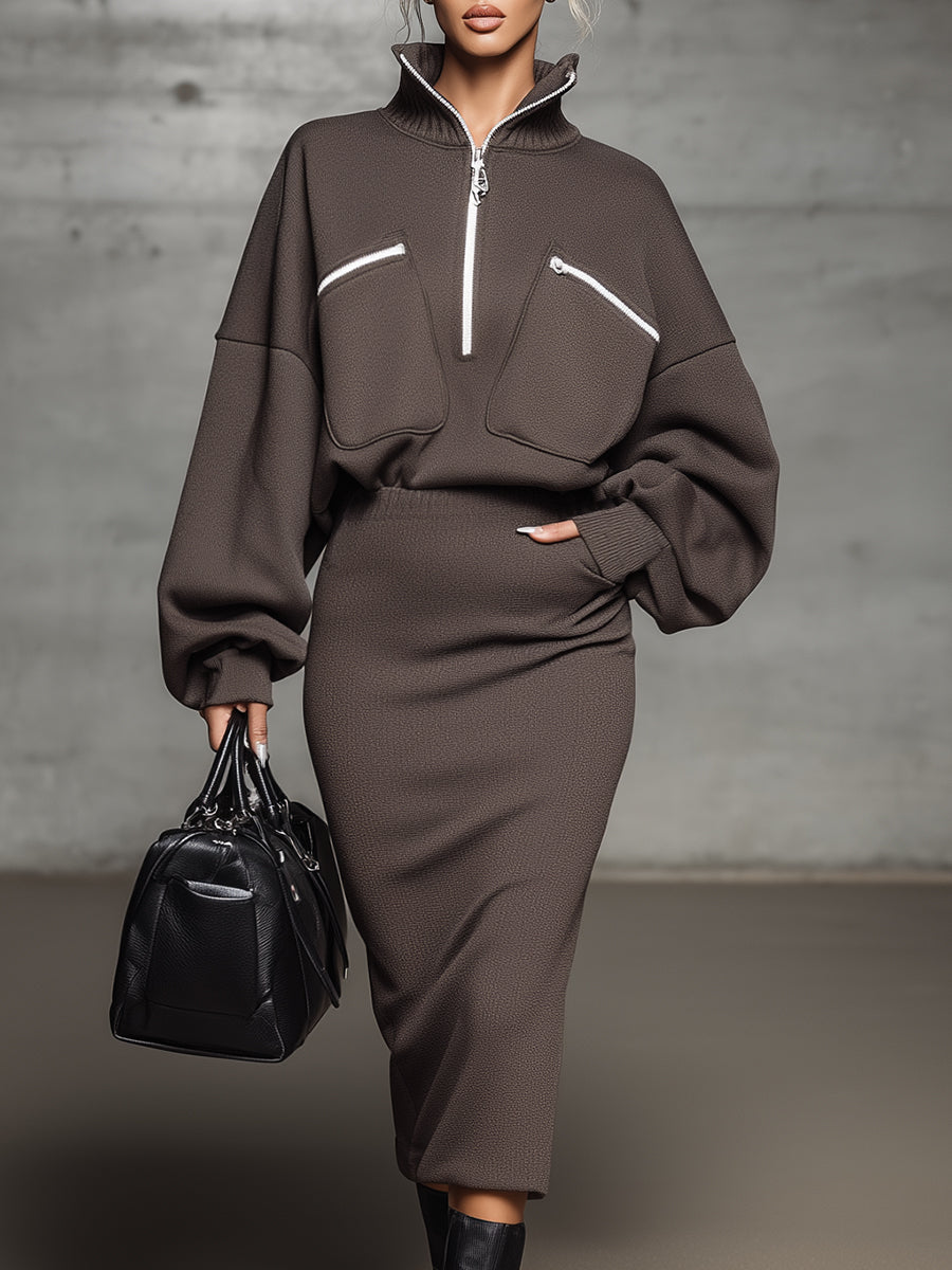 Ensemble Sportif Rétro : Jupe en Sweat à Capuche Marron avec Fermeture Éclair Blanche