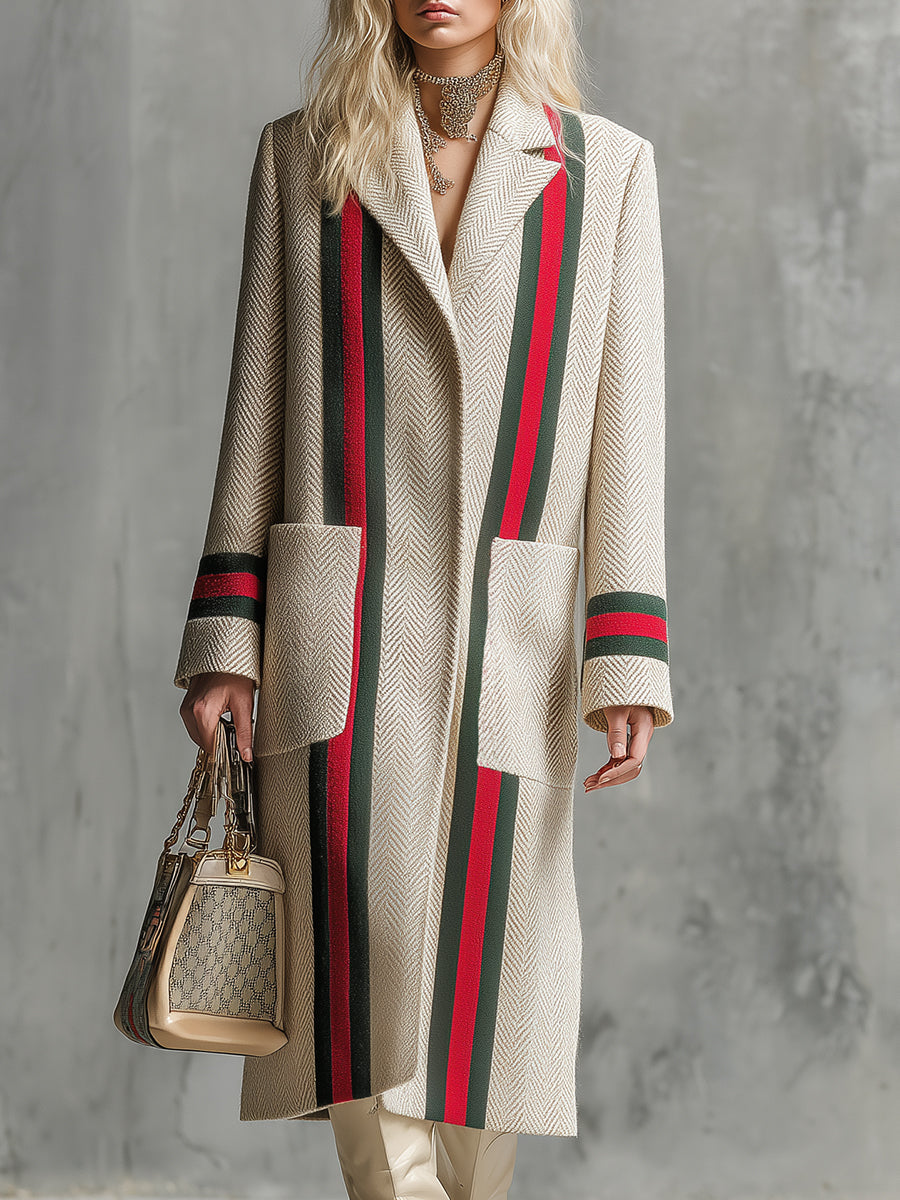 Chic Manteau Beige en Laine à Motif Chevrons avec Détails en Ruban Rouge et Vert
