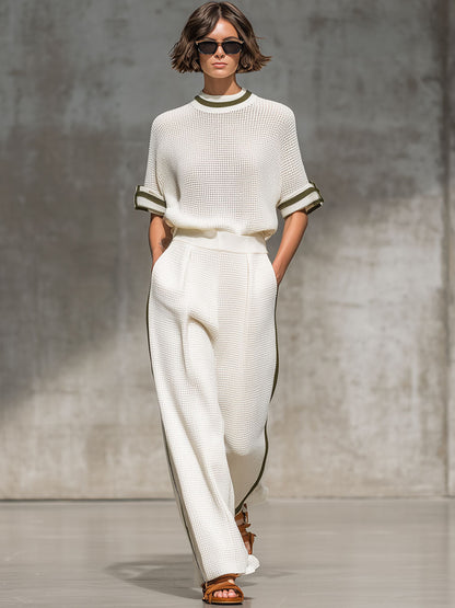 Ensemble Chic : Chemise Tricotée Blanche à Manches Courtes et Pantalon Évasé au Style Vintage