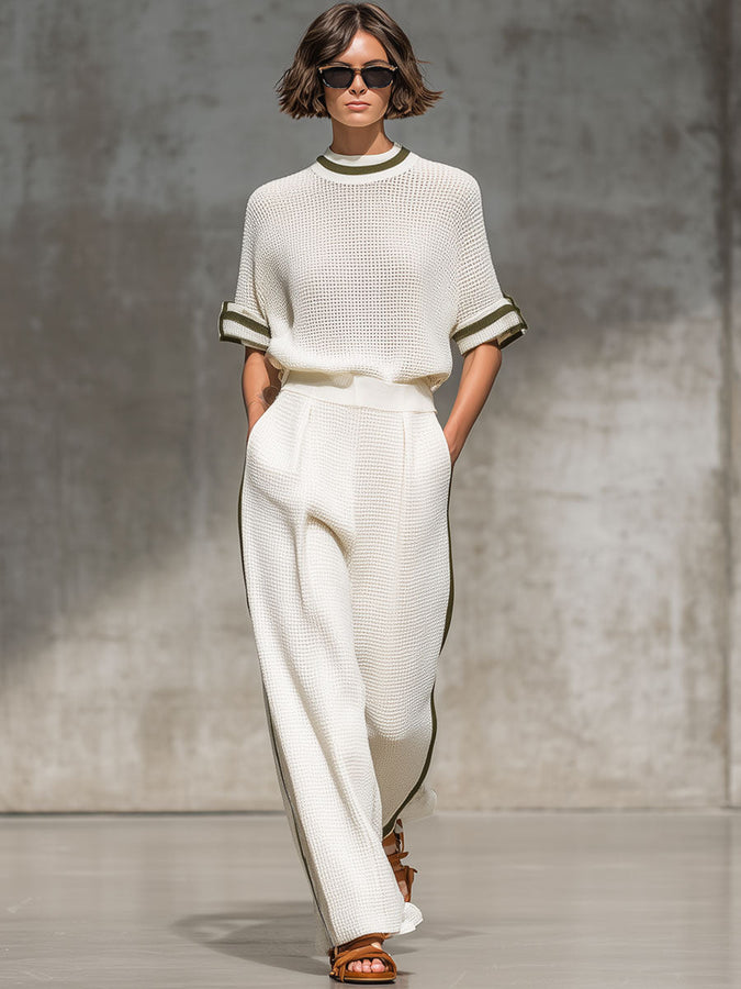 Ensemble Chic : Chemise Tricotée Blanche à Manches Courtes et Pantalon Évasé au Style Vintage