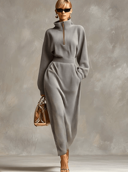 Robe Maxi Waffle Gris Clair : Élégance à Col Revers et Manches Longues avec Fermeture Éclair