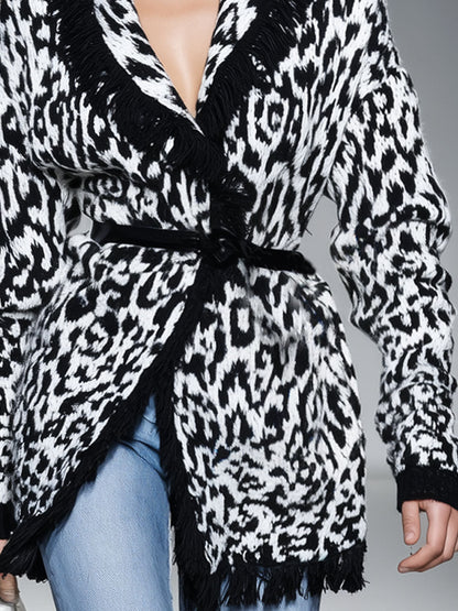 Cardigan en Jacquard Léopard Noir et Blanc avec Col Châle
