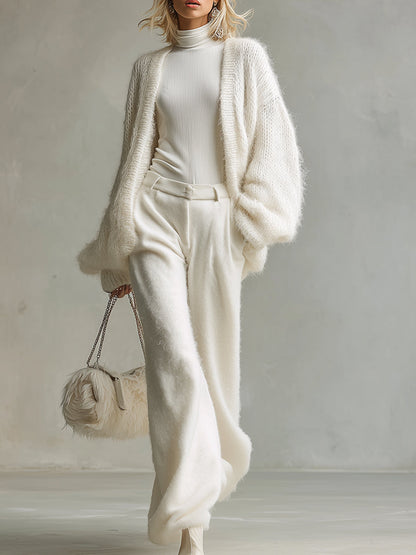 Ensemble Élégant en Laine Tricotée : Cardigan Long Minimaliste Blanc et Pantalon à Jambes Larges