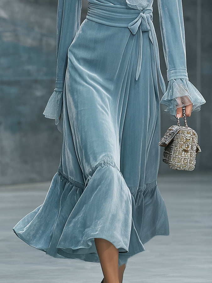 Maxi Robe en Velours Bleu Clair avec Col Rétro en Gaze - Élégance et Style