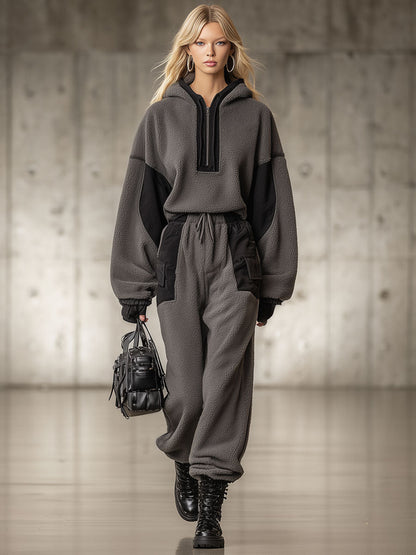 Ensemble Décontracté en Polaire : Sweatshirt à Capuche et Pantalon Gris Vintage