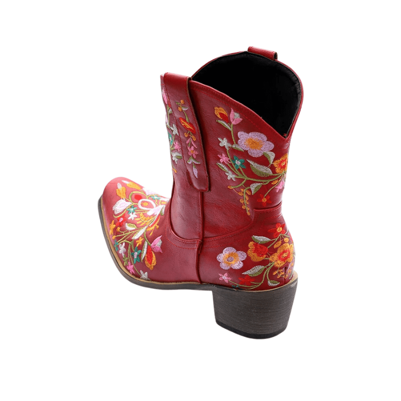 Rouge Éclat : Bottes Cowboy Chic