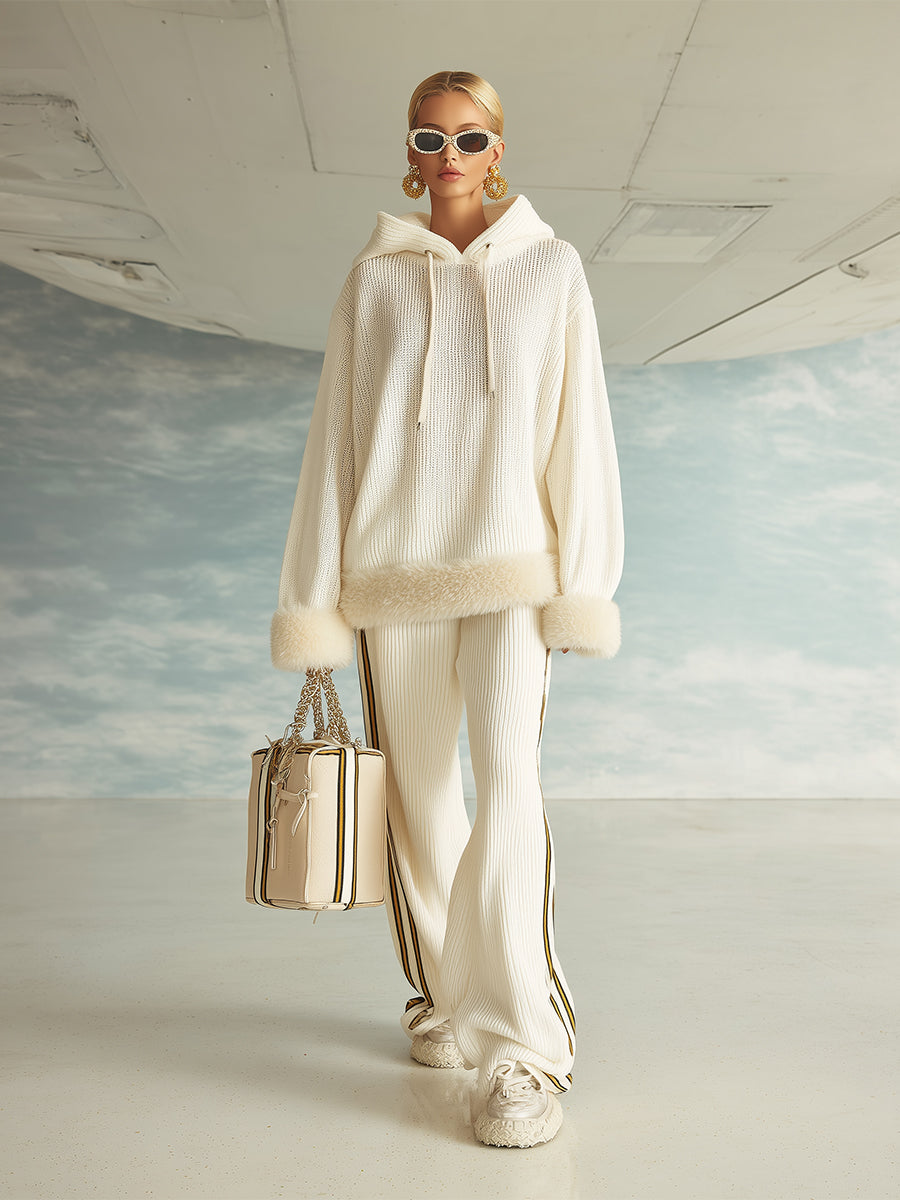 Ensemble Chic en Tricot : Sweat à Capuche Crème Blanc avec Détails en Fourrure et Pantalons Larges