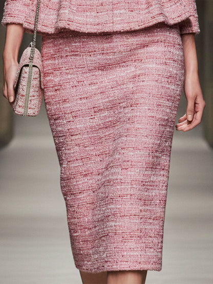 Ensemble Chic en Tweed Rose : Veste Élégante et Jupe Flottante à Boutons Argentés